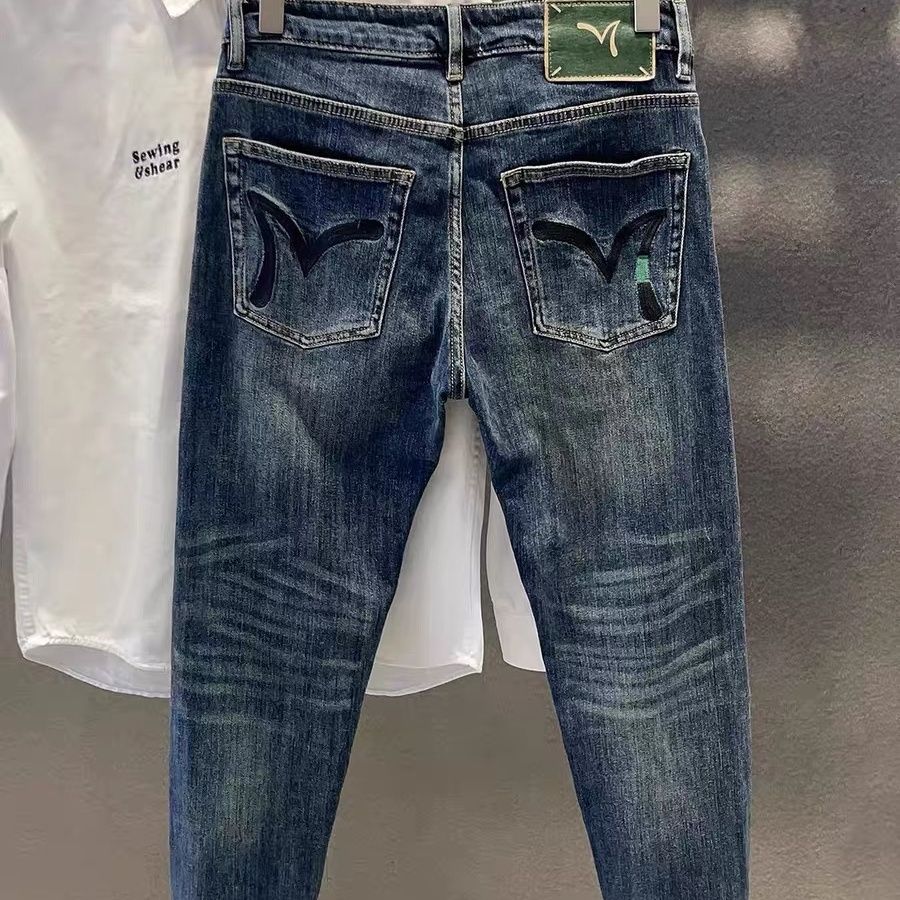 Herrenbekleidung, Retro-Jeans  – Summer Clothing Trends 2025 Bewertung und Preis