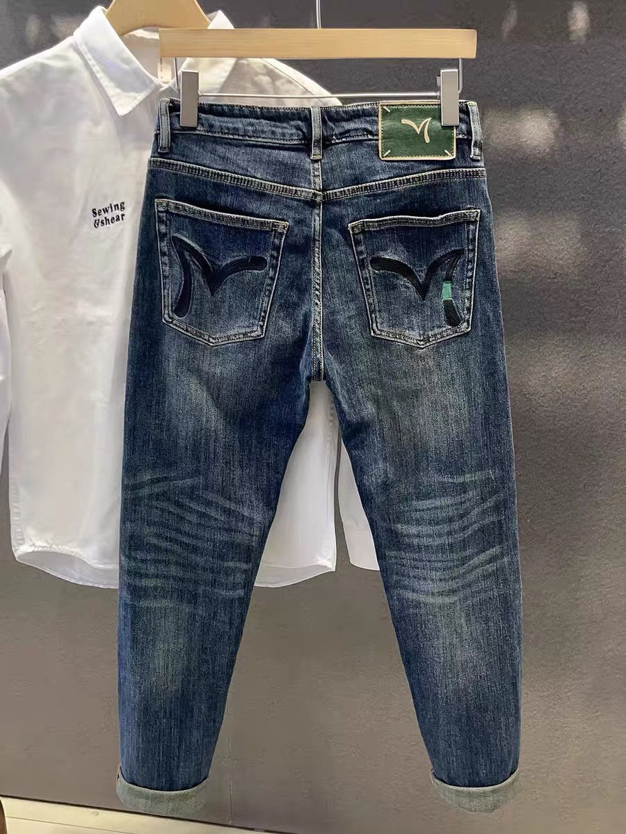 Herrenbekleidung, Retro-Jeans  – Summer Clothing Trends 2025 Bewertung und Preis